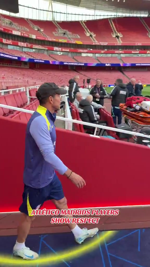  继本怀特踩踏马竞队徽引发冲突后马竞球员有意避开阿森纳队徽